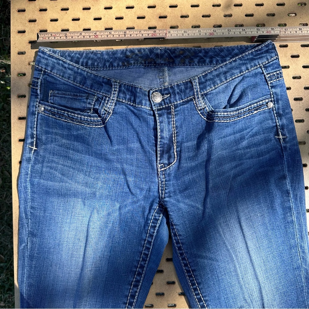 Seven7 Women's Flare Leg Medium Wash Jeans Low Rise with Embroidered Pocket Y2K - Picture 3 of 9